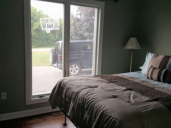 3rd image of 820 Wytheview Dr