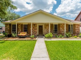 11943 Brighton Ln, Meadows Place, TX 77477