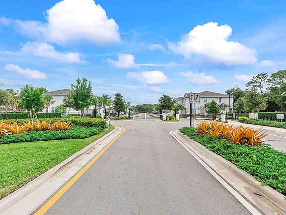 5th image of 4567 Hollister Avenue