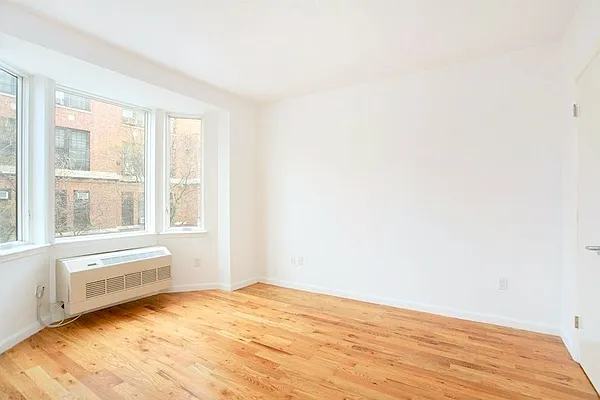 Rented by Uptown Flats LLC | media 22