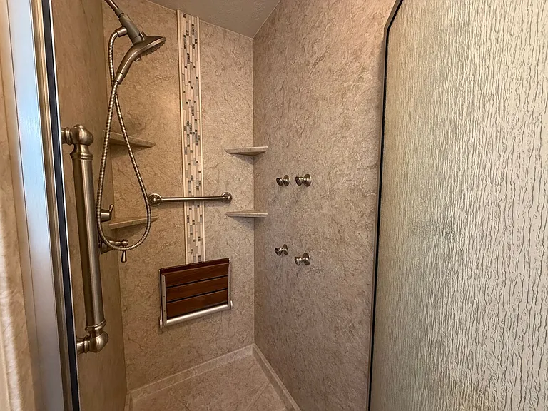 135 N 350 W — Photo 25