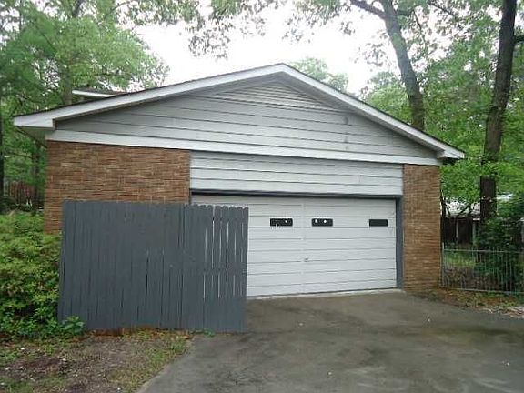 5th image of 2063 Lorraine Dr SW