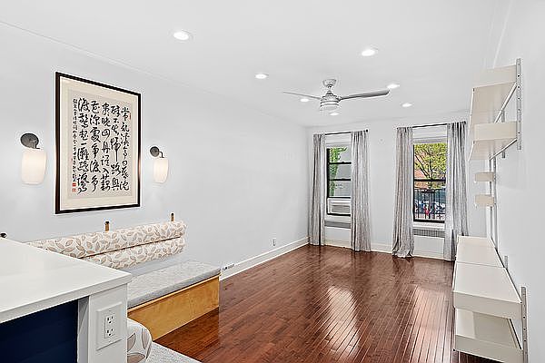 1st image of 129 W 89th St APT 27
