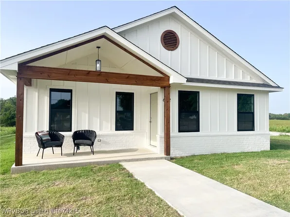 672 Lee Creek Loop, Sallisaw, OK 74955