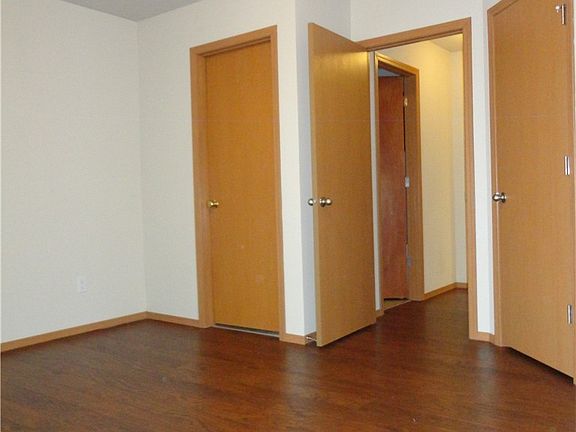 5th image of 1026 E 71st St