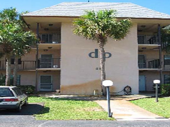 3rd image of 240 SE 10th St APT 208C