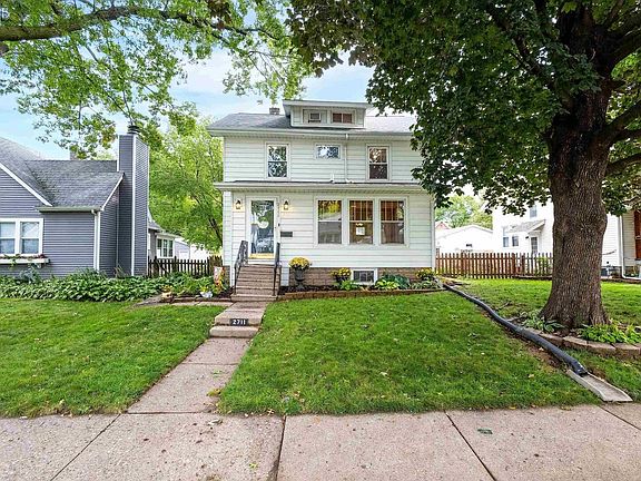 2nd image of 2711 Davenport Ave