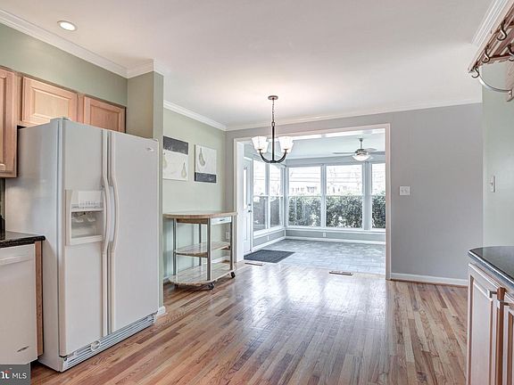 5th image of 498 N Owen St