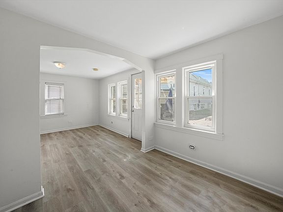4th image of 3721 S 53rd Ave