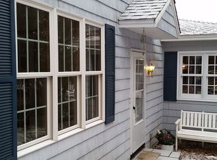 20940 Ivy Ln, Shorewood, MN 55331