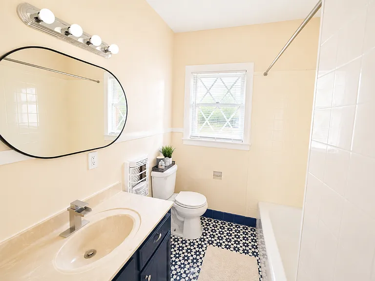 244 W Hermosa Dr — Photo 9