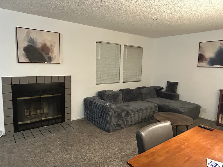 1025 Southwood Dr #T — Photo 3