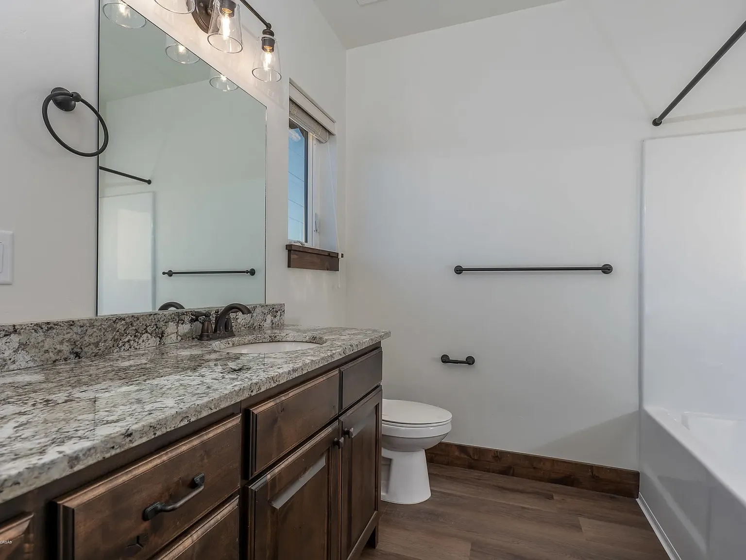 3 bed, 1650 sqft, $3,400 — Photo 4
