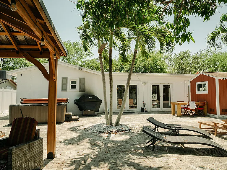 4815 Johnson St — Photo 30