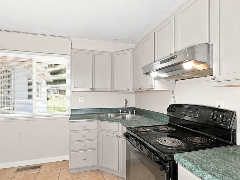 836 Lebon Dr — Photo 11
