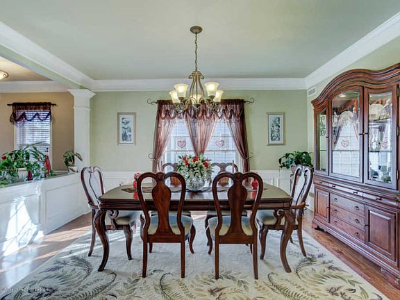 3rd image of 51 Chalfont Ln