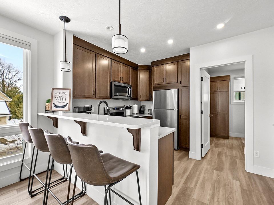 1st image of 200 Gillis St #1
