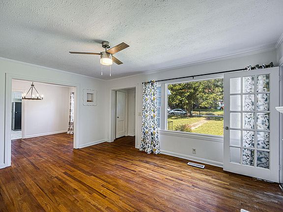 3rd image of 411 Madison Ave