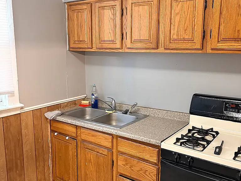 821 Forest Ave #1 — Photo 9