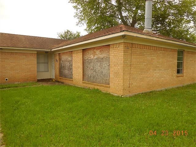 1st image of 613 Saint Andrews Blvd
