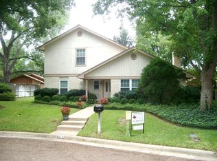 602 Raintree Ct, Arlington, TX 76012