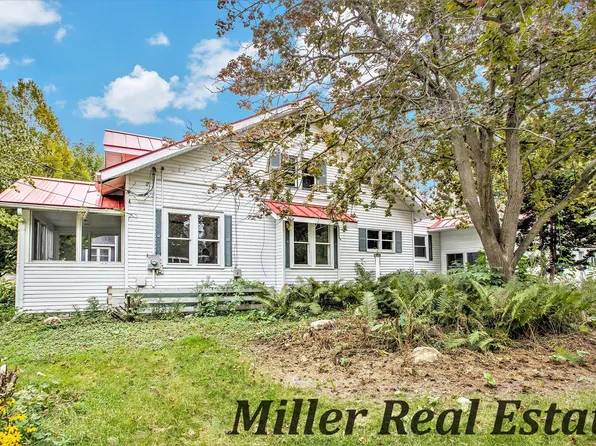 736 W Grand St, Hastings, MI 49058