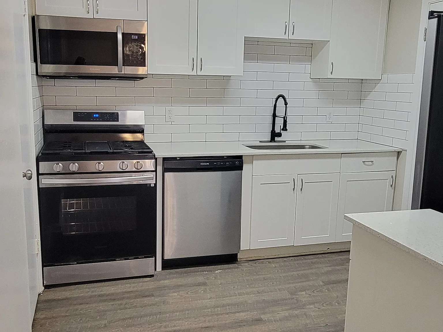 2 bed, 1.5 bath, 1232 sqft, $1,395 — Photo 2
