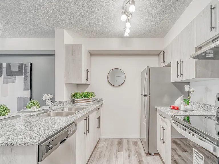 905 Evanston Dr NW — Photo 30