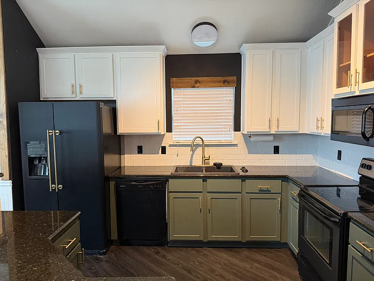 5936 Alexandria Dr — Photo 7