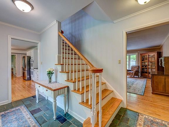 3rd image of 32105 Burlwood Dr