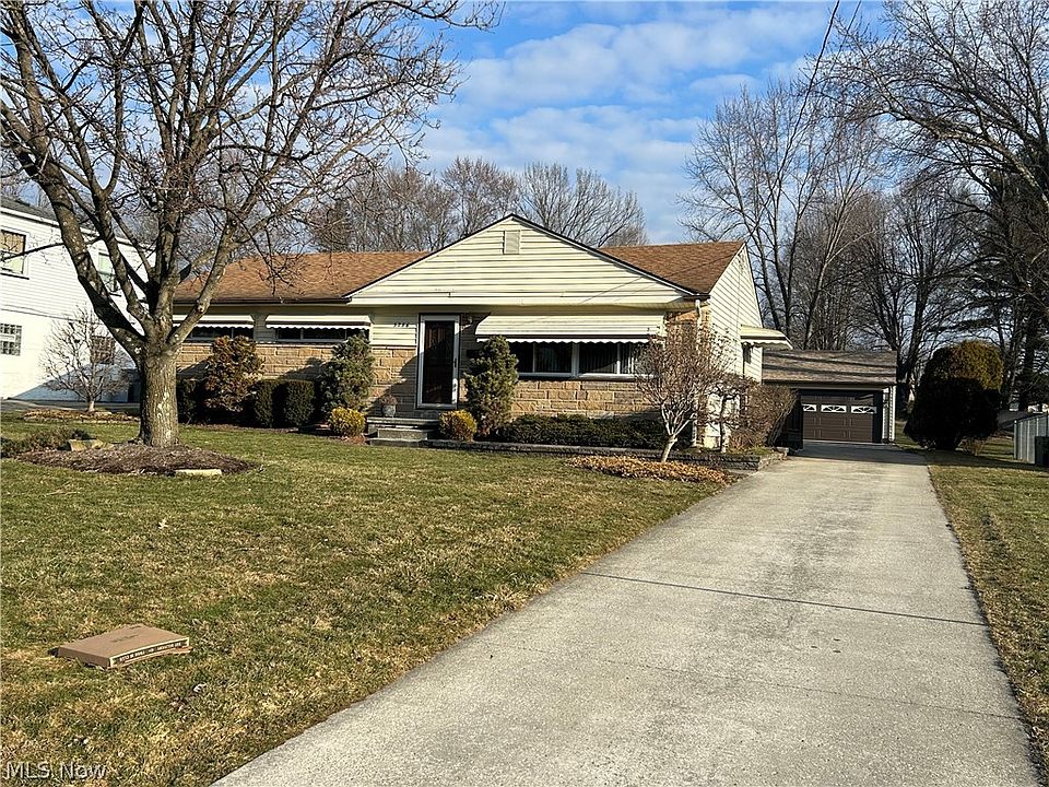 1st image of 3286 S Wendover Cir
