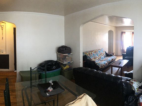 3rd image of 7955 S Kenwood Ave