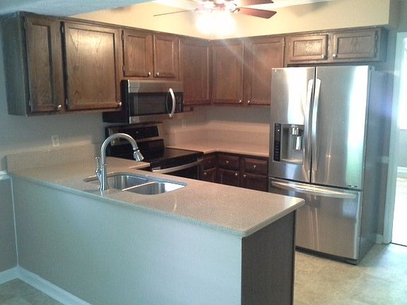 5th image of 2113 Williamsburg Cir