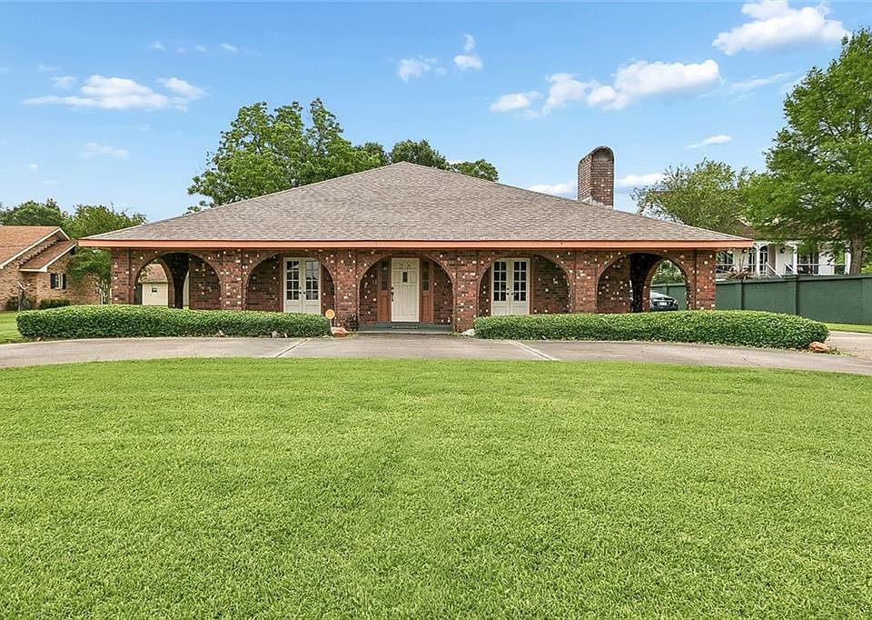 1st image of 25 Manor Ln