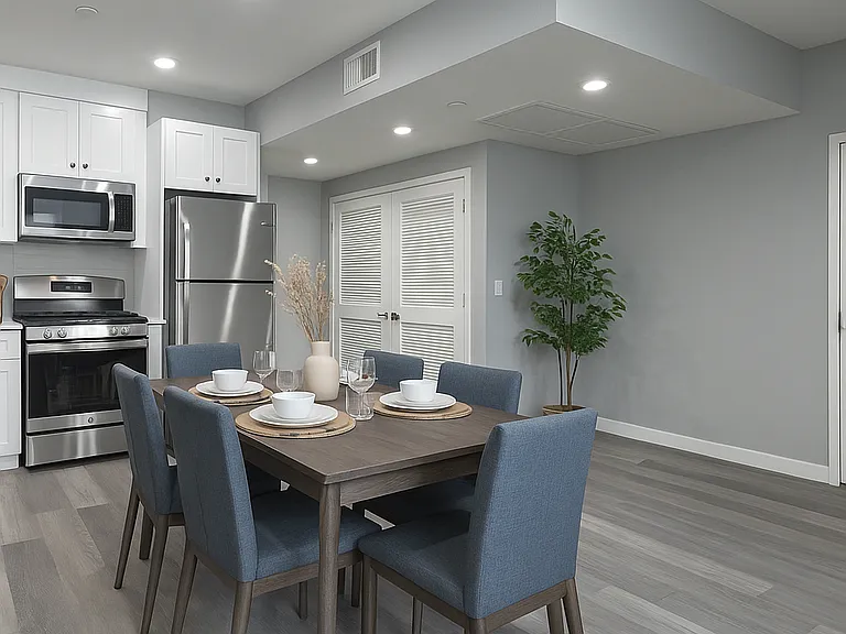 1370 W 35th Pl — Photo 15