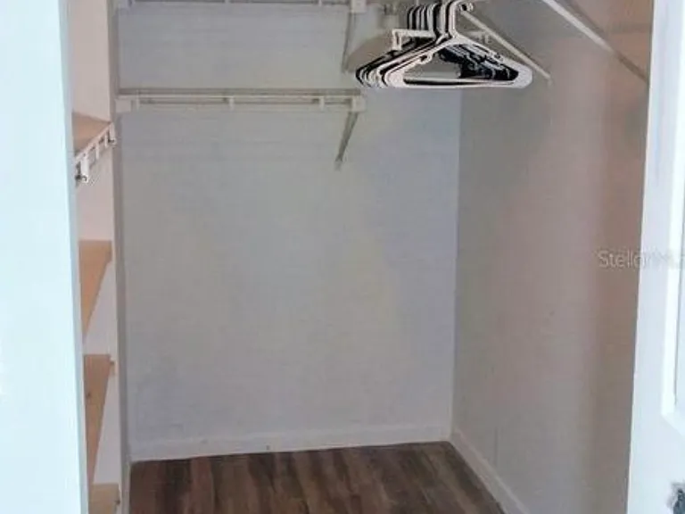 101 Lake Ave NE #204 — Photo 5