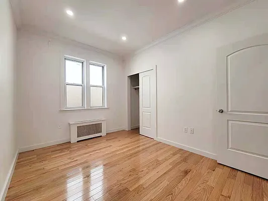 Rented by E Realty International Corp | media 11