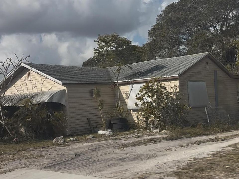 2nd image of 3837 Gulfstream Rd