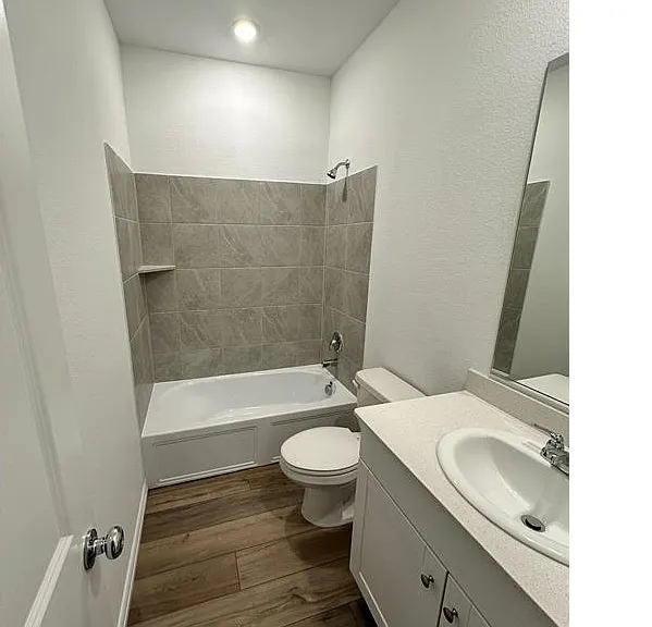 336 Wentworth Dr — Photo 13