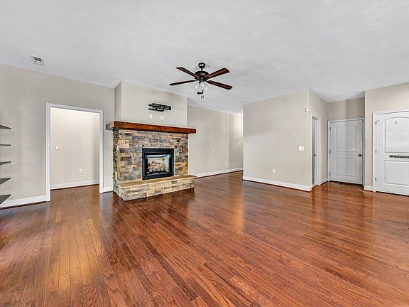 5th image of 3055 Franklin St