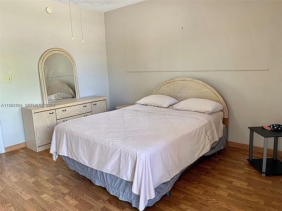 2nd image of 270 NE 191st St APT 105
