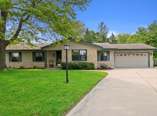 4062 S 106th St, Greenfield, WI 53228