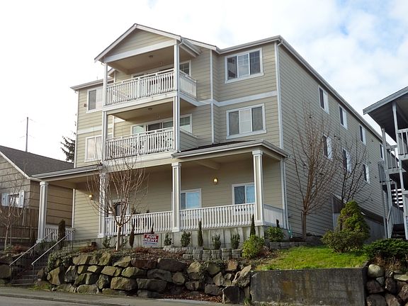 3rd image of 3018 W Marine View Dr Unit D