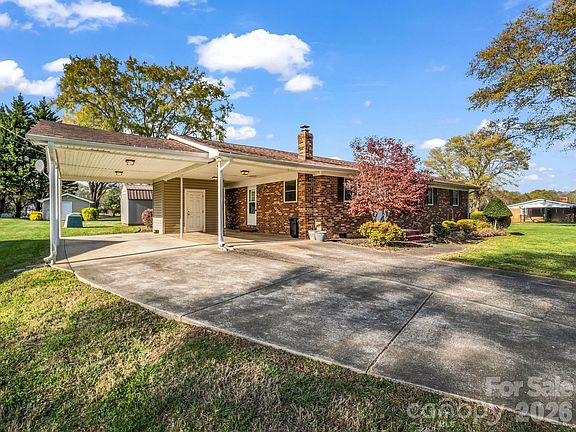 2nd image of 913 Webb Rd