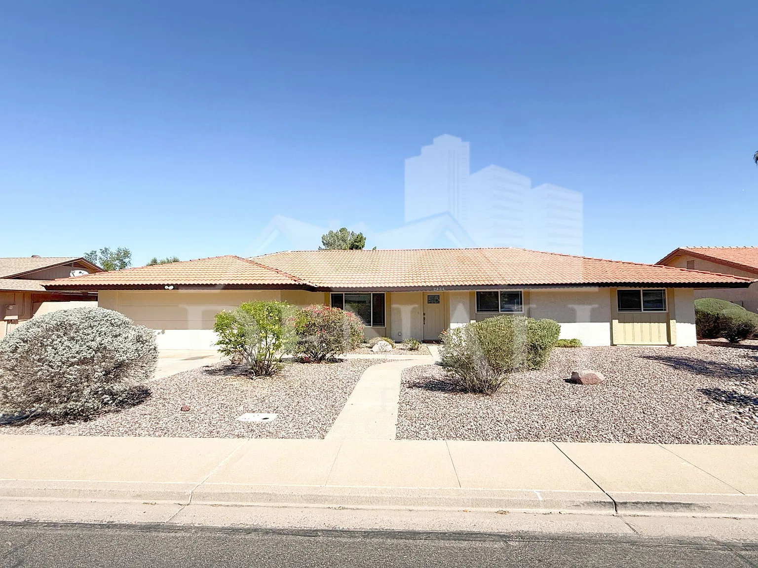 3 bed, 2.0 bath, 2453 sqft, $2,995 — Photo 2
