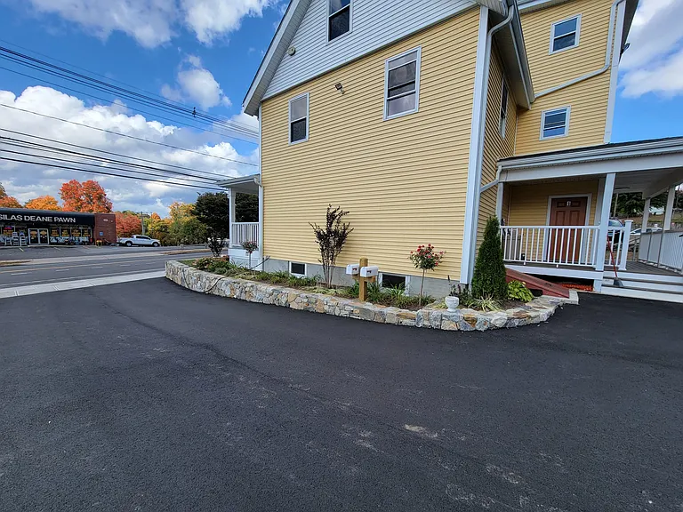 170 Farmington Ave #2 — Photo 4