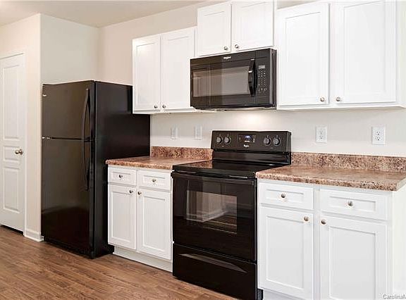 3rd image of 7128 Cuddington Dr