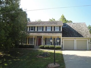 125 Willow Dr, Lansing, KS 66043