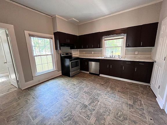 2nd image of 15 Smythe St