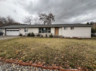304 Cedar St, La Grande, OR 97850